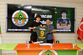 alanyaspor-erencan-yardimci-ile-sozlesme-yeniledi-nYBj84CQ.jpg