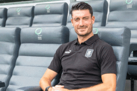 Albert Riera durdurulamıyor! 7'de 7 yaptı 5 albert-riera-durdurulamiyor-7de-7-yapti-CtiHFBRI.gif