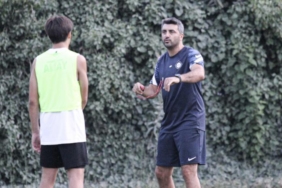 Altay'da tribünler Sinan Kaloğlu'nu istifaya davet etti 2 altayda-tribunler-sinan-kaloglunu-istifaya-davet-etti-GhqR7fN9.jpg
