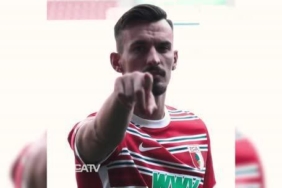 augsburg-mergim-berisha-transferini-boyle-duyurdu-J6OOu1kK.jpg