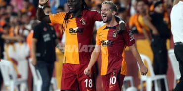 bafetimbi-gomis-galatasaraya-hayat-verdi-sosyal-medya-yikildi-cXjavQ5a.jpg