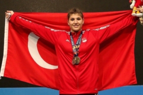BARÜ öğrencisi Dilara Uçan, iki ayrı rekor kırarak altın madalya kazandı 6 baru-ogrencisi-dilara-ucan-iki-ayri-rekor-kirarak-altin-madalya-kazandi-JTAjsTGU.jpg