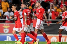 benfica-dinamo-kievi-rahat-gecti-toplam-skor-5-0-291Bcbnj.jpg