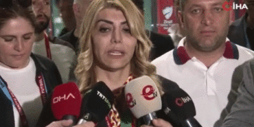 Berna Gözbaşı: Kısıtlı kadromuza rağmen neler yapabileceğimizi gösterdik 1 berna-gozbasi-kisitli-kadromuza-ragmen-neler-yapabilecegimizi-gosterdik-NwdXxPCx.gif