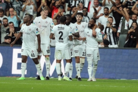 Beşiktaş, Fatih Karagümrük'ü gol yağmuruna tuttu... İşte kare kare o anlar 3 besiktas-fatih-karagumruku-gol-yagmuruna-tuttu-iste-kare-kare-o-anlar-XriXFWeH.jpg