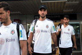 besiktas-kafilesi-antalyaya-geldi-5ngIxvMn.jpg