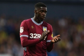 Beşiktaş'a stoperde takviye Premier Lig'den: Axel Tuanzebe 4 besiktasa-stoperde-takviye-premier-ligden-axel-tuanzebe-shSaJ8ur.jpg