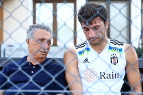 Beşiktaş'ta Başkan Ahmet Nur Çebi, Emrecan Uzunhan ile görüştü 6 besiktasta-baskan-ahmet-nur-cebi-emrecan-uzunhan-ile-gorustu-RhNE99YB.jpg