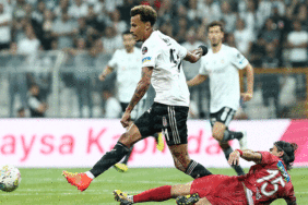 Beşiktaş'ta, Dele Alli ilk maçında taraftarı mest etti! 5 besiktasta-dele-alli-ilk-macinda-taraftari-mest-etti-DbE613Rm.gif