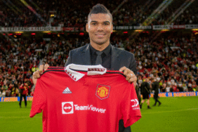 Casemiro: Umarım Cristiano Ronaldo bizimle kalır! 4 casemiro-umarim-cristiano-ronaldo-bizimle-kalir-1Jxy4ZIy.gif