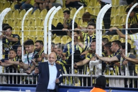 Fenerbahçe-Adana Demirspor maçında Murat Sancak'a yoğun ilgi 4 fenerbahce-adana-demirspor-macinda-murat-sancaka-yogun-ilgi-LVULyeG2.jpg