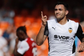 Fenerbahçe, Maxi Gomez transferini bitiriyor! İşte detaylar... 3 fenerbahce-maxi-gomez-transferini-bitiriyor-iste-detaylar-PqWyGwyE.jpg