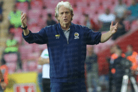 Fenerbahçe Teknik Direktörü Jorge Jesus: Geldiğimden bu yana ilk kez... 6 fenerbahce-teknik-direktoru-jorge-jesus-geldigimden-bu-yana-ilk-kez-L4el3ka2.gif