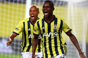 fenerbahce-transfer-haberi-samatta-genk-ile-imzaliyor-pbtte47d.jpg