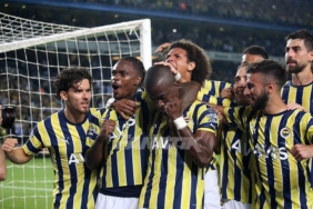 fenerbahce-umraniyespor-macindan-kareler-golden-sonra-valencianin-dikkat-ceken-goruntusu-9tjkfCyV.jpg