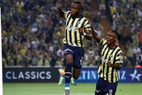 fenerbahcede-enner-valencia-firtinasi-ikiye-katladi-7wfDUdNQ.jpg