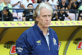 fenerbahcede-jorge-jesus-tartisiliyor-mkPRymAw.gif