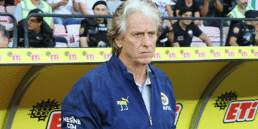 fenerbahcede-jorge-jesus-tartisiliyor-mkPRymAw.gif