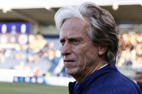 Fenerbahçe'de Jorge Jesus'un yabancı kuralı mesaisi! Hata yapmak istemiyor 1 fenerbahcede-jorge-jesusun-yabanci-kurali-mesaisi-hata-yapmak-istemiyor-qFnyCKHX.jpg