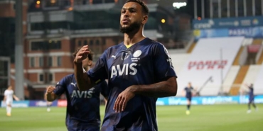 fenerbahcede-joshua-king-super-lig-kariyerinde-ilk-golunu-atti-qNhz1LEl.jpg