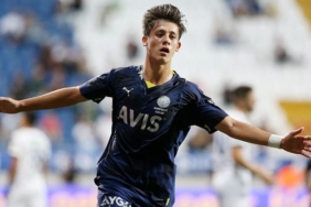 Fenerbahçe'nin genç yıldızı Arda Güler uçuyor 6 fenerbahcenin-genc-yildizi-arda-guler-ucuyor-wwsPxw4B.jpg