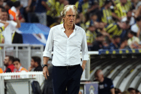 Fenerbahçe'nin hocası Jorge Jesus'a Brezilya kancası 3 fenerbahcenin-hocasi-jorge-jesusa-brezilya-kancasi-5D54Oi5Q.gif