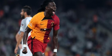 galatasaray-haberi-bafetimbi-gomis-bir-aslan-ailesini-her-zaman-korur-sIef2FOC.jpg