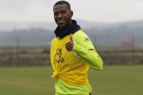 Galatasaray transfer haberi: Savunmaya Boubacar Kouyate hamlesi 6 galatasaray-transfer-haberi-savunmaya-boubacar-kouyate-hamlesi-DqO1JhMF.jpg