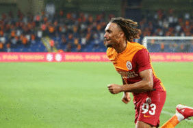 Galatasaray'da Sacha Boey için kapılar kapandı! 5 galatasarayda-sacha-boey-icin-kapilar-kapandi-FCYNZMUQ.gif