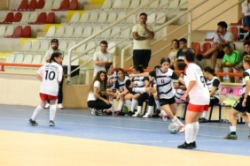 İşitme Engelliler Kadın Futsal Türkiye Şampiyonası Karabük'te başladı 4 isitme-engelliler-kadin-futsal-turkiye-sampiyonasi-karabukte-basladi-pSXrdqQE.jpg