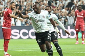 Jackson Muleka: Hücumda her şeyimizi vermeye çalışıyoruz 4 jackson-muleka-hucumda-her-seyimizi-vermeye-calisiyoruz-fcdm2Vt2.jpg