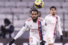 Jason Denayer'e, Rennes yeniden talip! Galatasaray ve Beşiktaş istiyordu... 6 jason-denayere-rennes-yeniden-talip-galatasaray-ve-besiktas-istiyordu-1wxLadiP.gif