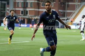 Joshua King: Bana göre iyi bir takım performansı ortaya koyduk 6 joshua-king-bana-gore-iyi-bir-takim-performansi-ortaya-koyduk-L8YUKzkG.jpg