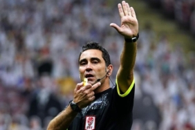Konyaspor - Fenerbahçe maçının VAR hakemi Koray Gençerler 3 konyaspor-fenerbahce-macinin-var-hakemi-koray-gencerler-c88jTxxU.jpg