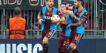 kopenhag-trabzonspor-maci-sonrasinda-flas-yorum-umutsuz-degiliz-eleyebiliriz-F2vWnk6K.jpg