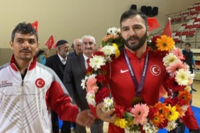 Milli güreşçi Muhammet Akdeniz minderden gümüş madalya ile ayrıldı 4 milli-guresci-muhammet-akdeniz-minderden-gumus-madalya-ile-ayrildi-7UmqKu9e.jpg