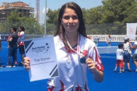 muglali-hokeyci-sude-nur-avrupa-sampiyonasinin-gol-kralicesi-oldu-7S1sm8Om.jpg