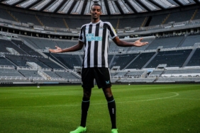 Newcastle United, Alexander Isak'ı resmen açıkladı! Kulüp rekoru 5 newcastle-united-alexander-isaki-resmen-acikladi-kulup-rekoru-96W2tJWL.jpg