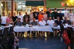 Pınar Karşıyaka’dan 18 Yaş Altı Milli Takım’a moral yemeği 6 pinar-karsiyakadan-18-yas-alti-milli-takima-moral-yemegi-bLfWLIqK.jpeg