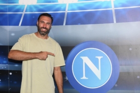 salvatore-sirigu-resmen-napolide-fenerbahcenin-gundemindeydi-7qy9D3bL.jpg