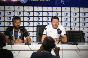 Samsunspor Teknik Direktörü Bayram Bektaş: "2 puan kaybettik" 5 samsunspor-teknik-direktoru-bayram-bektas-2-puan-kaybettik-eWm3E2xD.gif