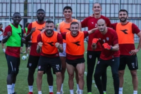 Samsunspor’da 30 futbolcunun lisansı çıkarıldı 5 samsunsporda-30-futbolcunun-lisansi-cikarildi-6nrwgLlB.jpg