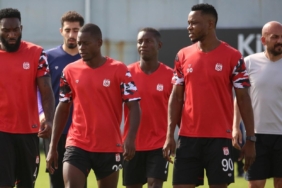 Sivasspor, Malmö maçının taktiğini çalıştı 5 sivasspor-malmo-macinin-taktigini-calisti-XzllbCfJ.jpg