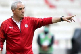 Sivasspor Teknik Direktörü Rıza Çalımbay tarihe geçti! Tam 600. maç... 3 sivasspor-teknik-direktoru-riza-calimbay-tarihe-gecti-tam-600-mac-75hpakcg.jpg