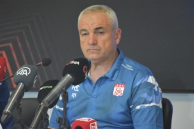 Sivasspor Teknik Direktörü Rıza Çalımbay: Turu geçmek için risk alacağız 4 sivasspor-teknik-direktoru-riza-calimbay-turu-gecmek-icin-risk-alacagiz-mGh1Rpu6.jpg