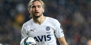 son-dakika-fenerbahce-transfer-haberi-sari-lacivertlilere-surpriz-teklif-10-milyon-euro-bGpfTQZr.jpg