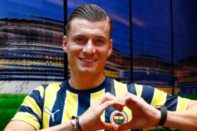 son-dakika-fenerbahcede-yeni-transfer-ezgjan-alioski-uefa-listesine-eklendi-994SOTVW.jpg