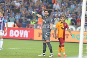 son-dakika-galatasarayda-lucas-torreira-oyuna-devam-edemedi-KHxOz4vF.jpg