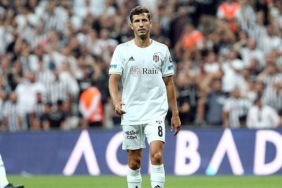 Son dakika haberi! Zinedine Zidane'a benzettiler! Beşiktaş'ta Salih Uçan fırtınası 6 son-dakika-haberi-zinedine-zidanea-benzettiler-besiktasta-salih-ucan-firtinasi-hVlGqCGb.jpg