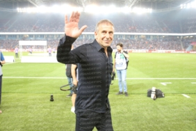 Trabzonspor Teknik Direktörü Abdullah Avcı: Kazanmak değerli ama daha iyisini yapmalıyız! 4 trabzonspor-teknik-direktoru-abdullah-avci-kazanmak-degerli-ama-daha-iyisini-yapmaliyiz-Z9XIMVA3.jpg